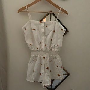 𝅺FOREVER21 Floral Embroidered Romper White